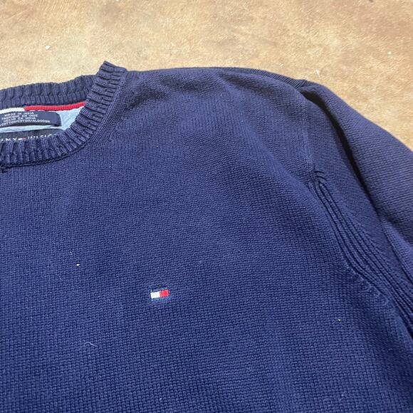 Vintage 90s Tommy Hilfiger Navy Sweater - Picture 2 of 3